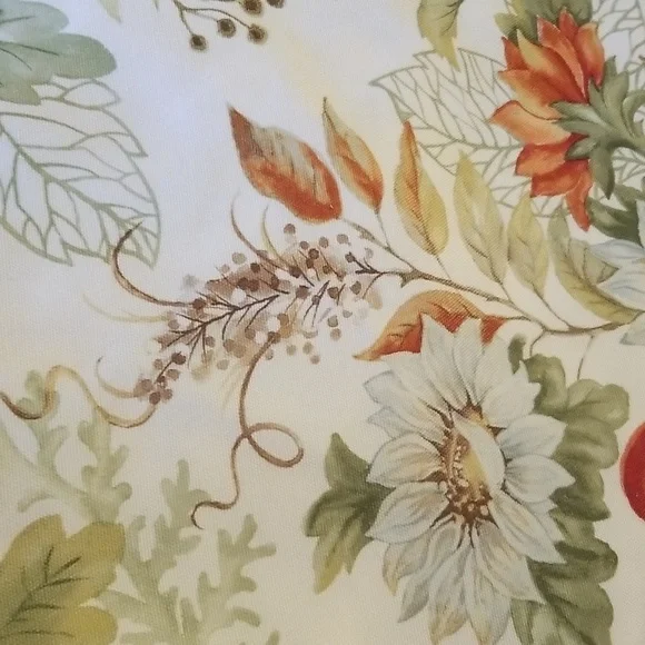 Round repellent tablecloth - Picture 4 of 4